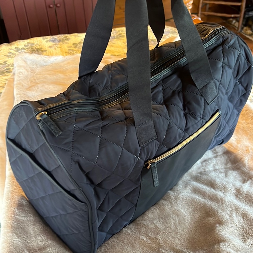 Navy Quilted Weekender Duffle Tote Bag NWT Women’s or Men’s